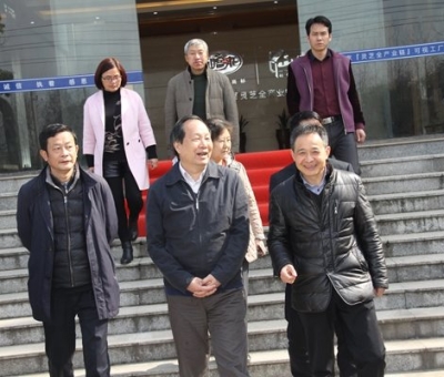 全國人大民族委員會(huì)副主任委員吳仕民蒞臨仙客來公司考察