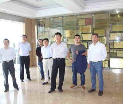 峽江縣商務(wù)考察團(tuán)蒞臨仙客來公司考察