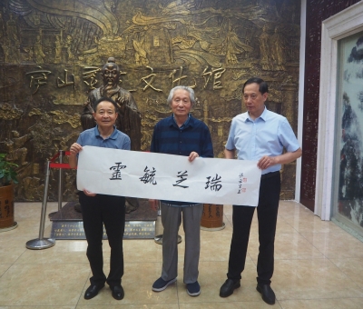 國(guó)家食物與營(yíng)養(yǎng)咨詢委員會(huì)主任陳萌山一行蒞臨仙客來參觀指導(dǎo)